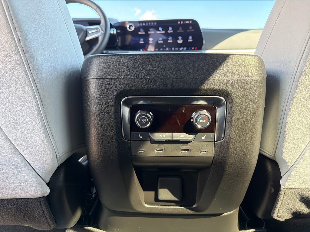 Used 2025 Chevrolet Tahoe Premier image 31