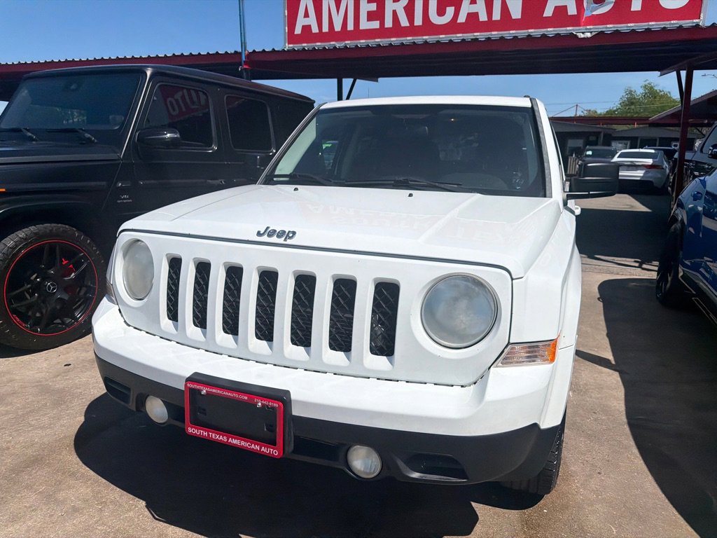 Used 2014 Jeep Patriot Latitude w/ Sun/Sound Group FWD image 4