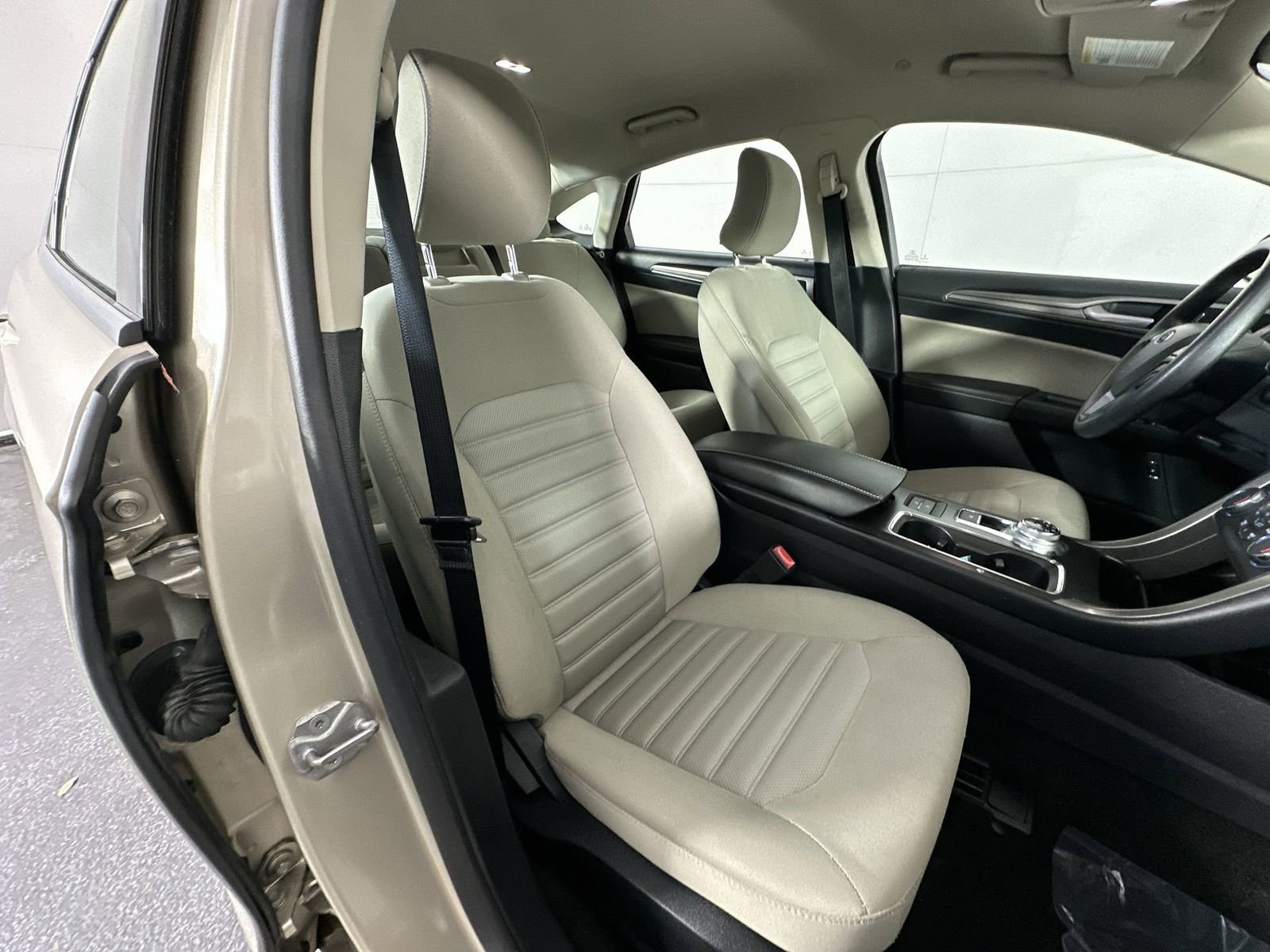 Used 2018 Ford Fusion S image 27