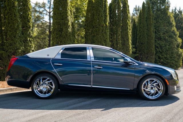 Used 2013 Cadillac XTS Platinum image 10