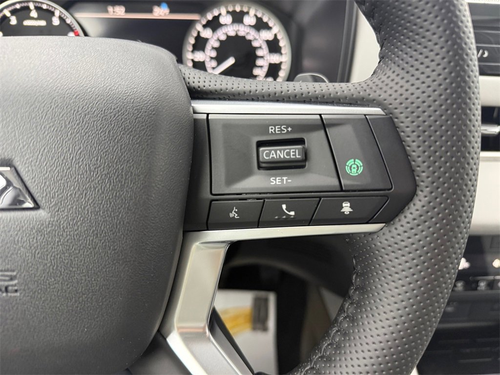 New 2026 Mitsubishi Outlander SE image 34