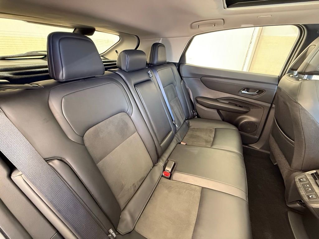 Used 2024 Nissan Ariya FWD image 16