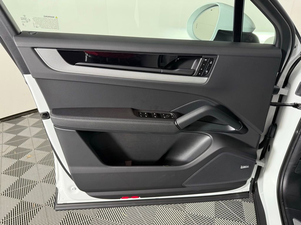 New 2026 Porsche Cayenne Coupe image 25