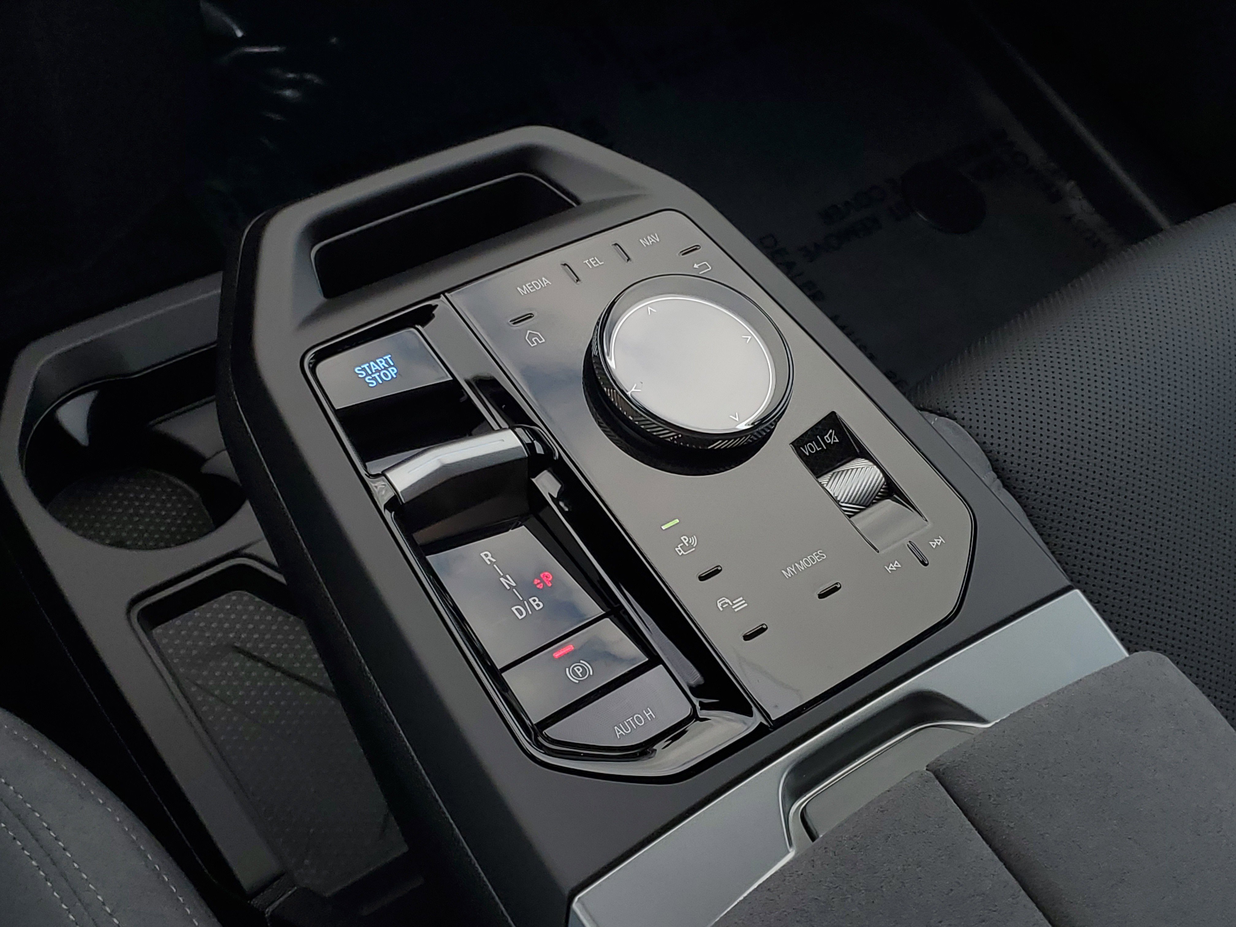 New 2026 BMW iX xDrive60 w/ M Sport Package image 19