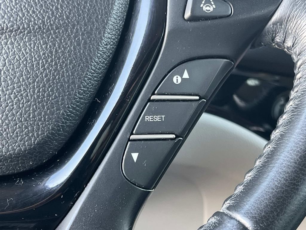 Used 2017 Honda Pilot Touring image 34