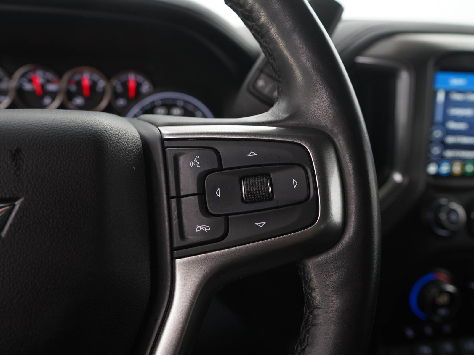 Used 2019 Chevrolet Silverado 1500 LTZ AWD/4WD image 30
