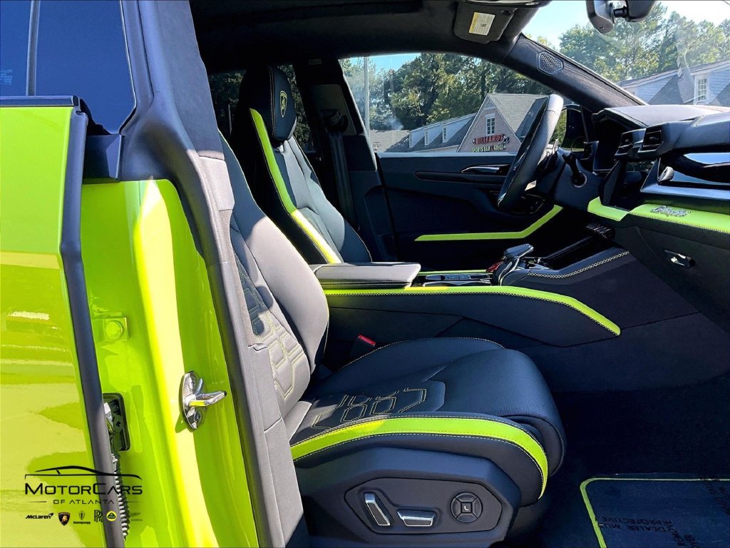 Used 2025 Lamborghini Urus Performante AWD/4WD image 9