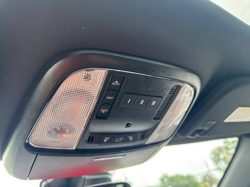 Used 2023 Dodge Durango R/T RWD image 27