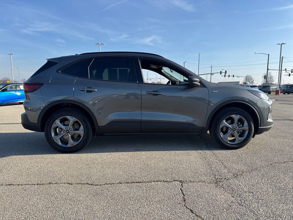 Used 2025 Ford Escape ST-Line image 8