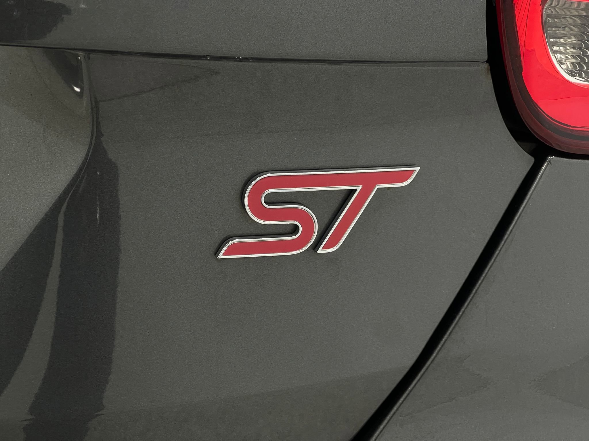 Used 2016 Ford Focus ST image 39