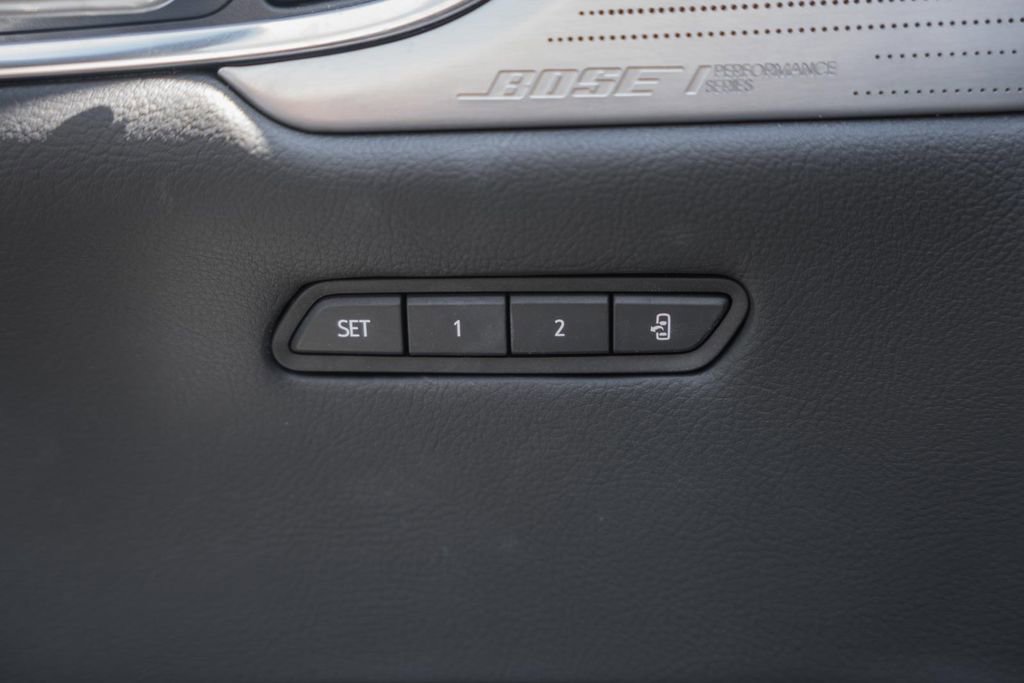 Used 2025 Cadillac XT5 Premium Luxury image 39