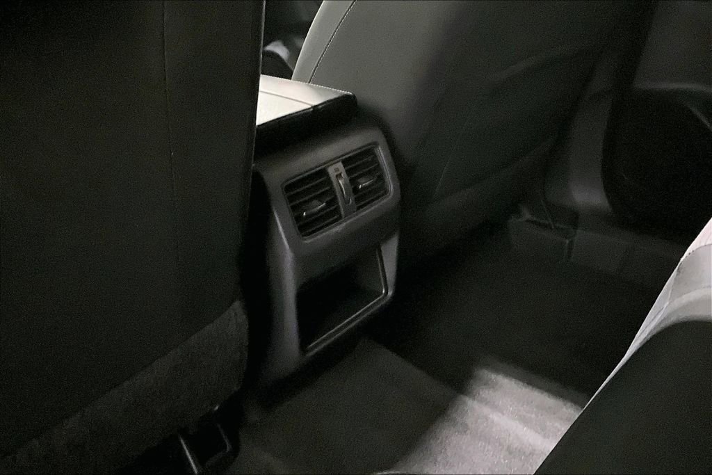 Used 2022 Nissan Rogue S image 10