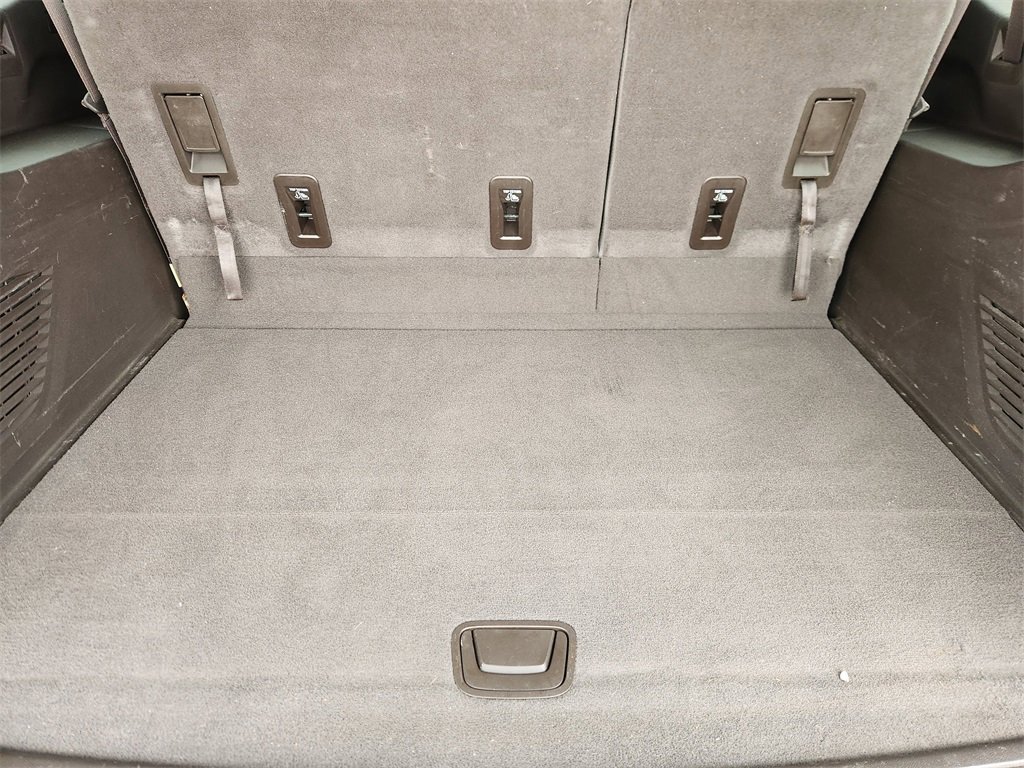 Used 2022 Chevrolet Suburban LT image 32