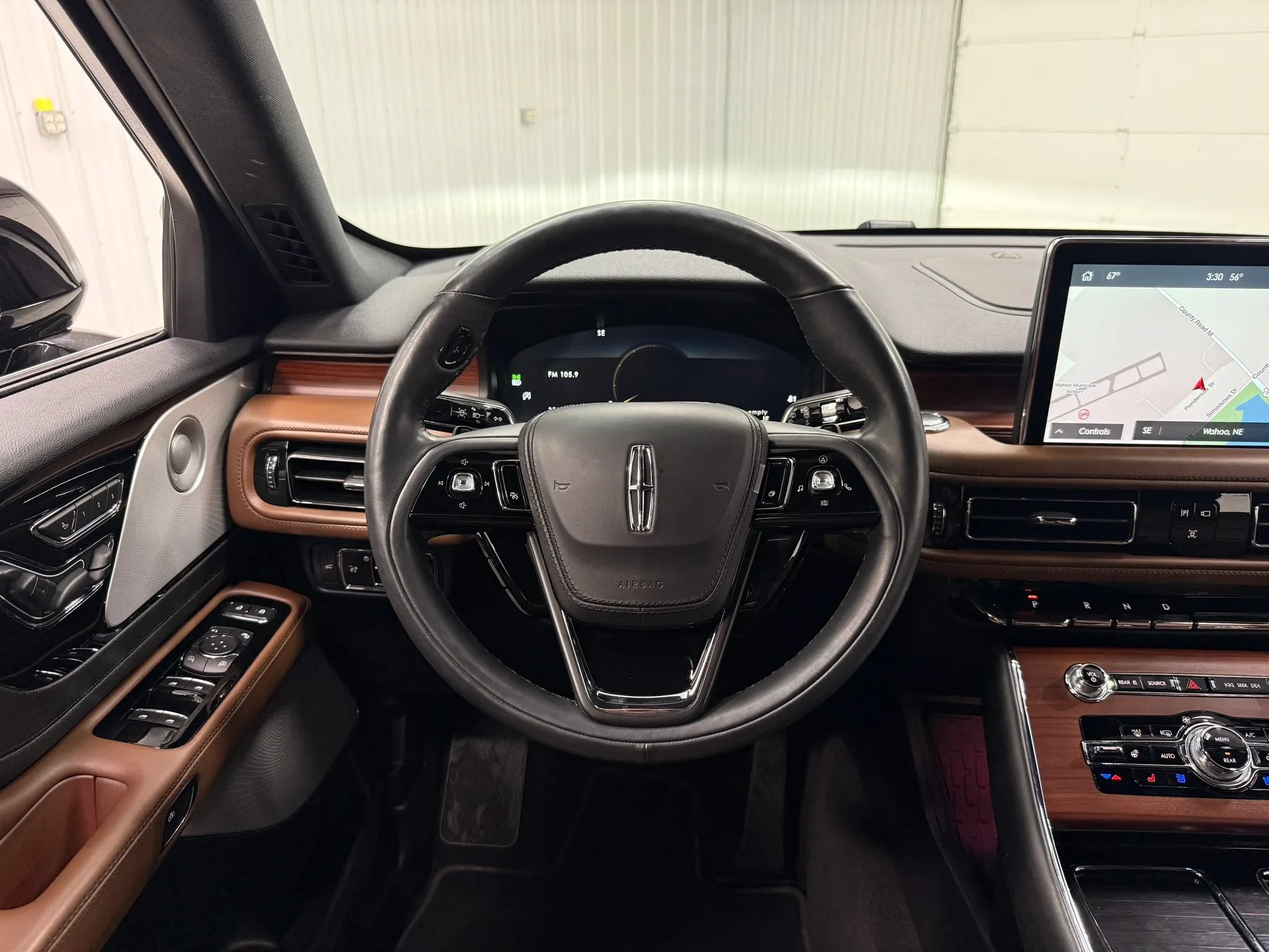 Used 2022 Lincoln Aviator Reserve w/ Equipment Group 201A AWD/4WD image 22
