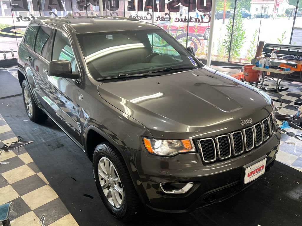 Used 2021 Jeep Grand Cherokee Laredo AWD/4WD image 17