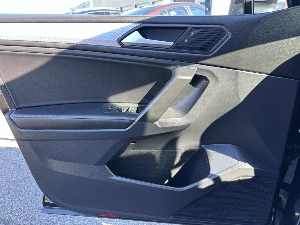 Used 2022 Volkswagen Tiguan S image 23