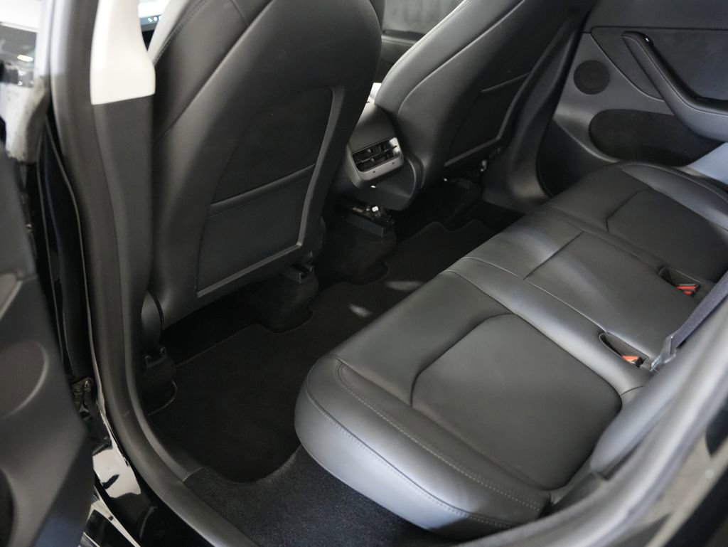 Used 2024 Tesla Model Y Long Range AWD/4WD image 27