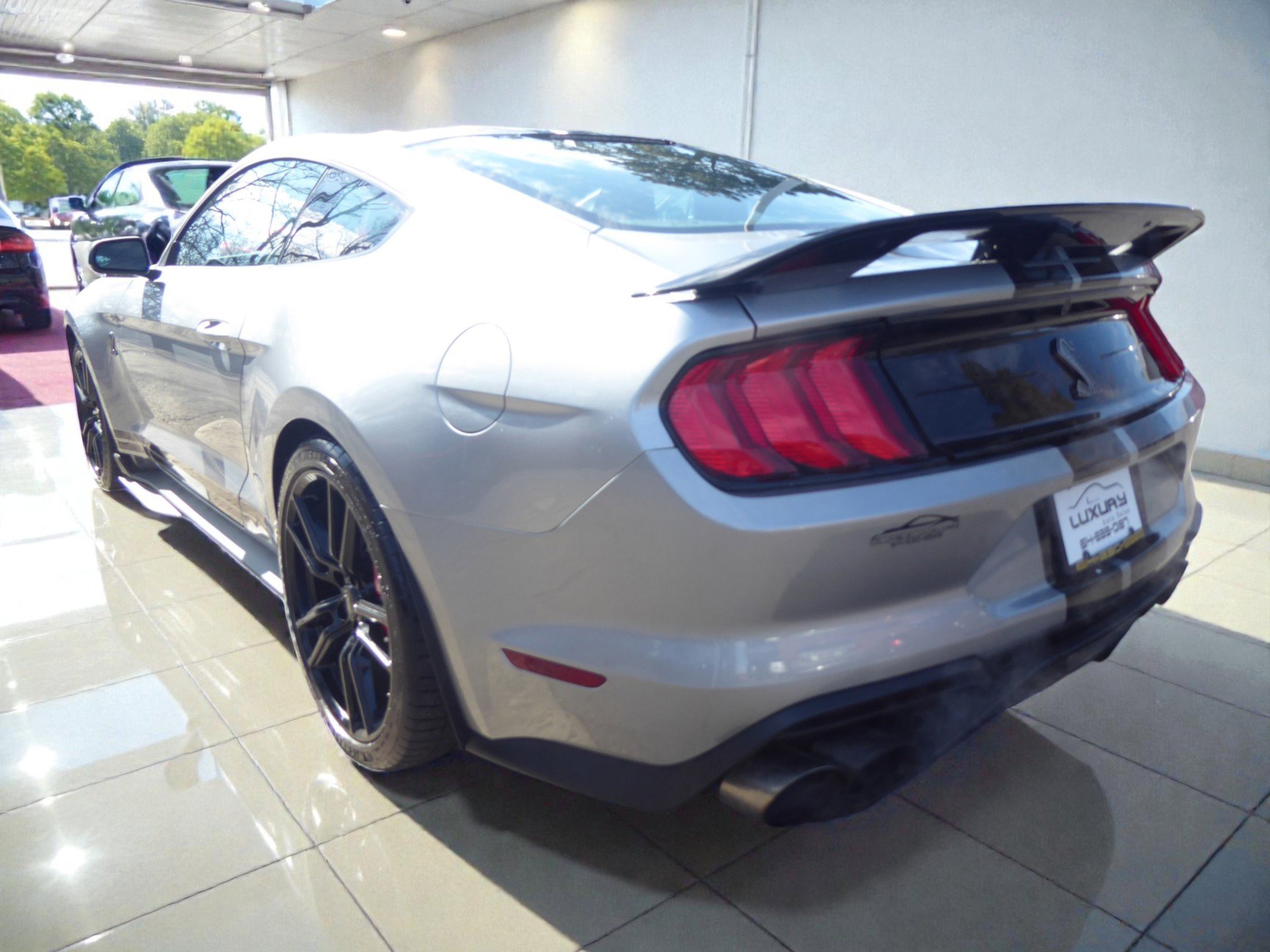 Used 2021 Ford Mustang Shelby GT500 w/ Technology Package RWD image 8