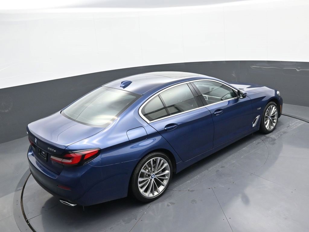 Used 2023 BMW 530e xDrive w/ Premium Package image 36