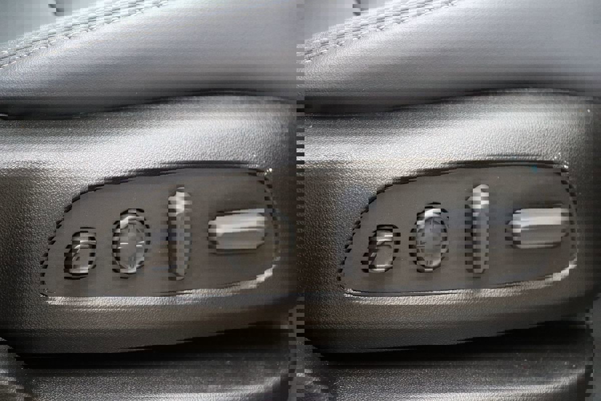 Used 2022 Buick Enclave Premium w/ Experience Buick Package image 36