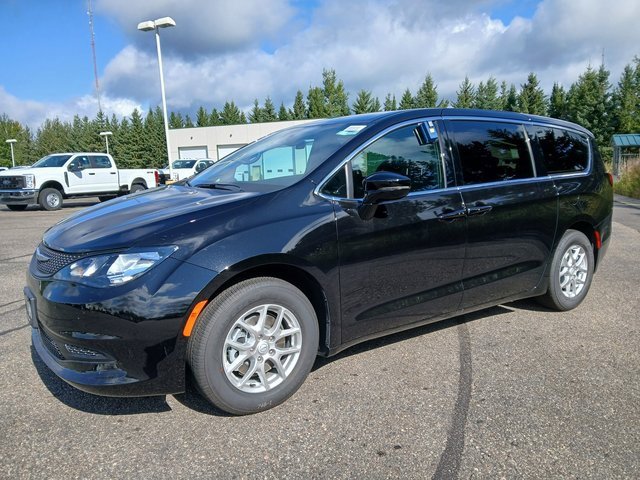 New 2026 Chrysler Voyager LX image 3