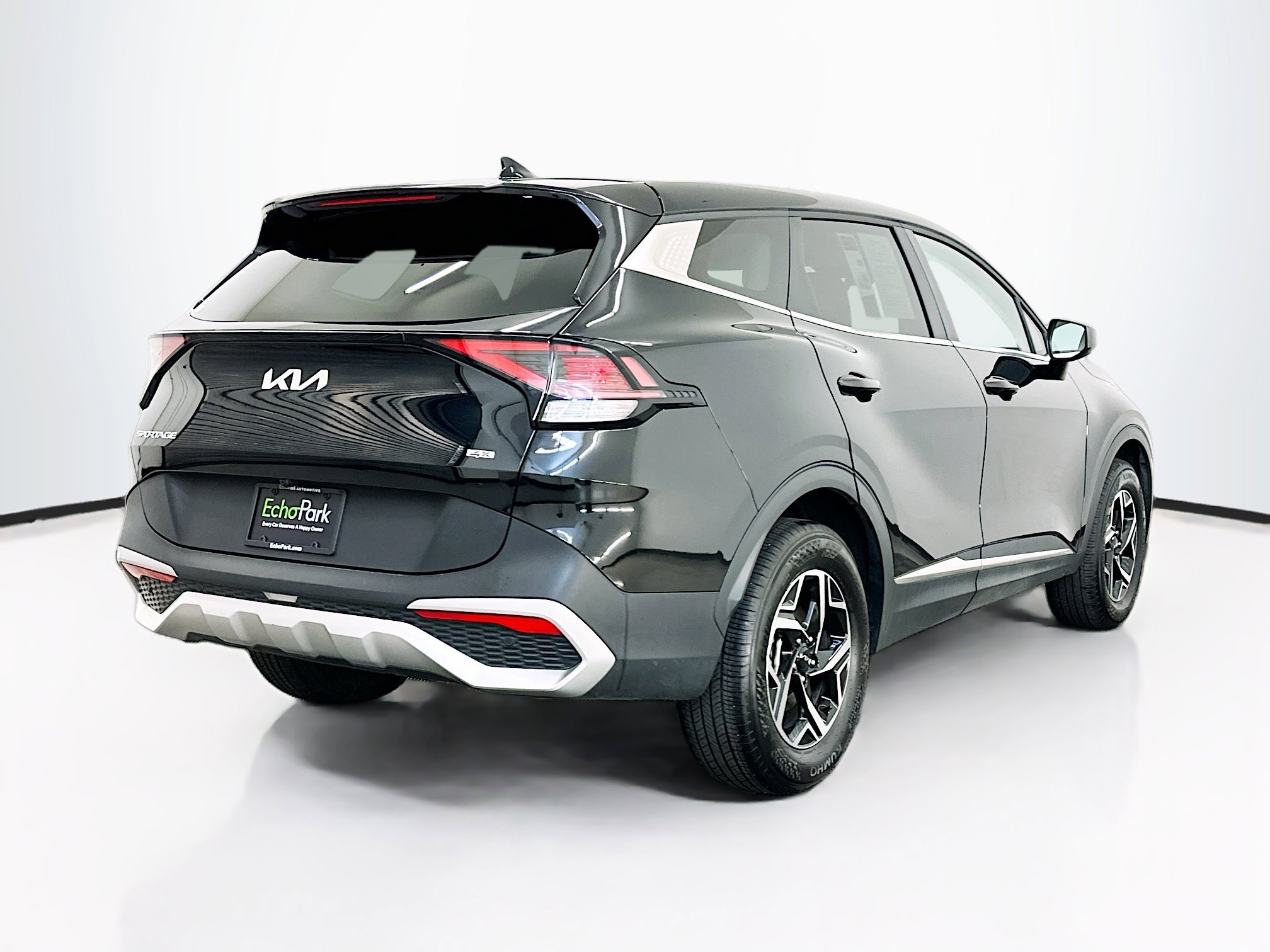 Used 2025 Kia Sportage LX image 9