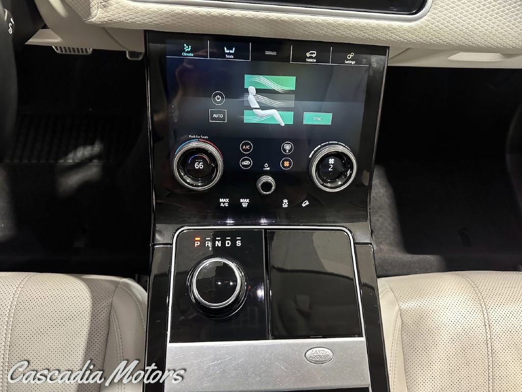 Used 2019 Land Rover Range Rover Velar R-Dynamic SE image 39