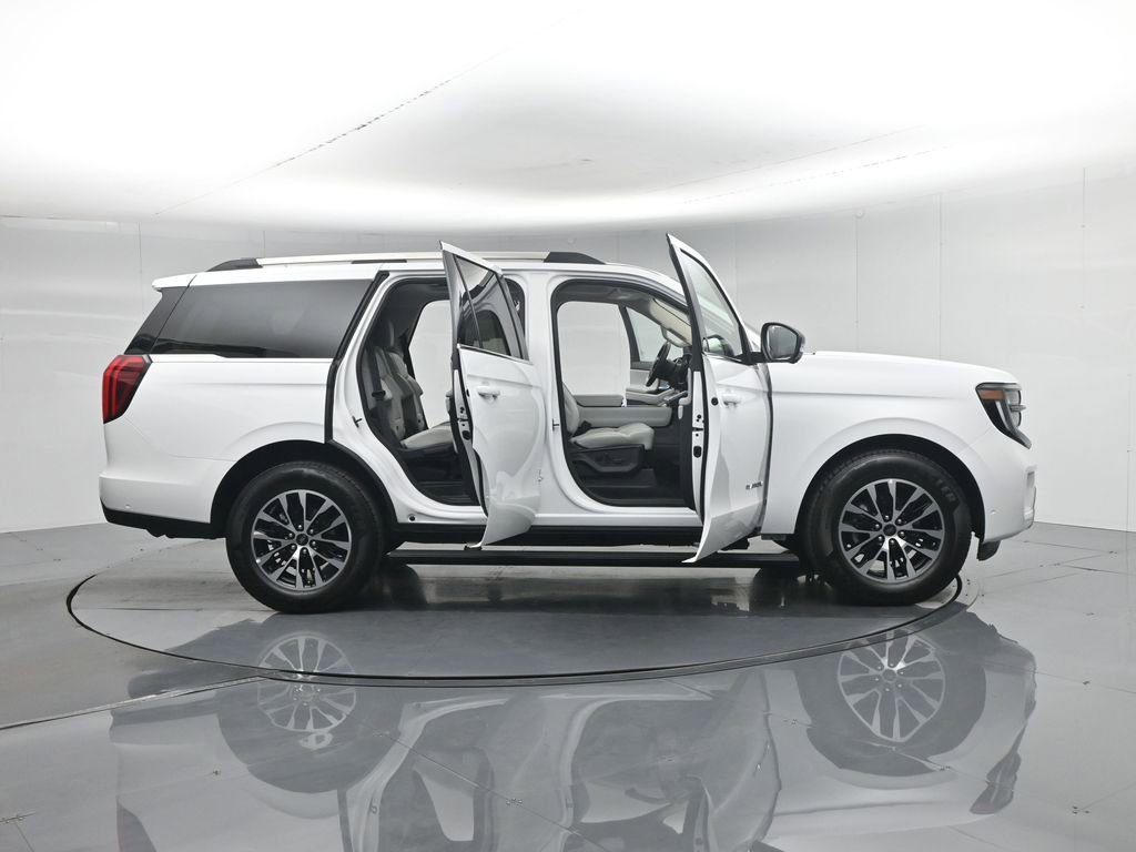 Used 2025 Ford Expedition Platinum AWD/4WD image 42