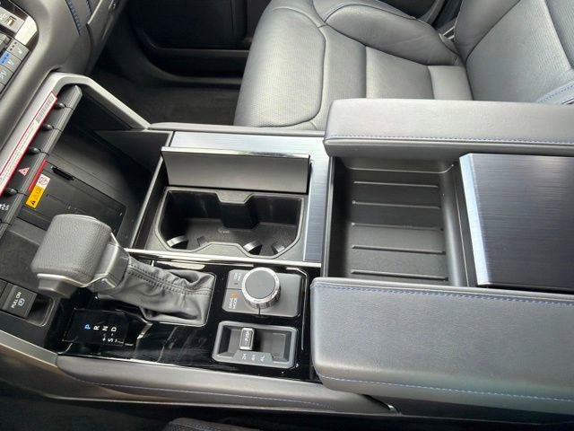 Used 2024 Toyota Sequoia Platinum AWD/4WD image 37