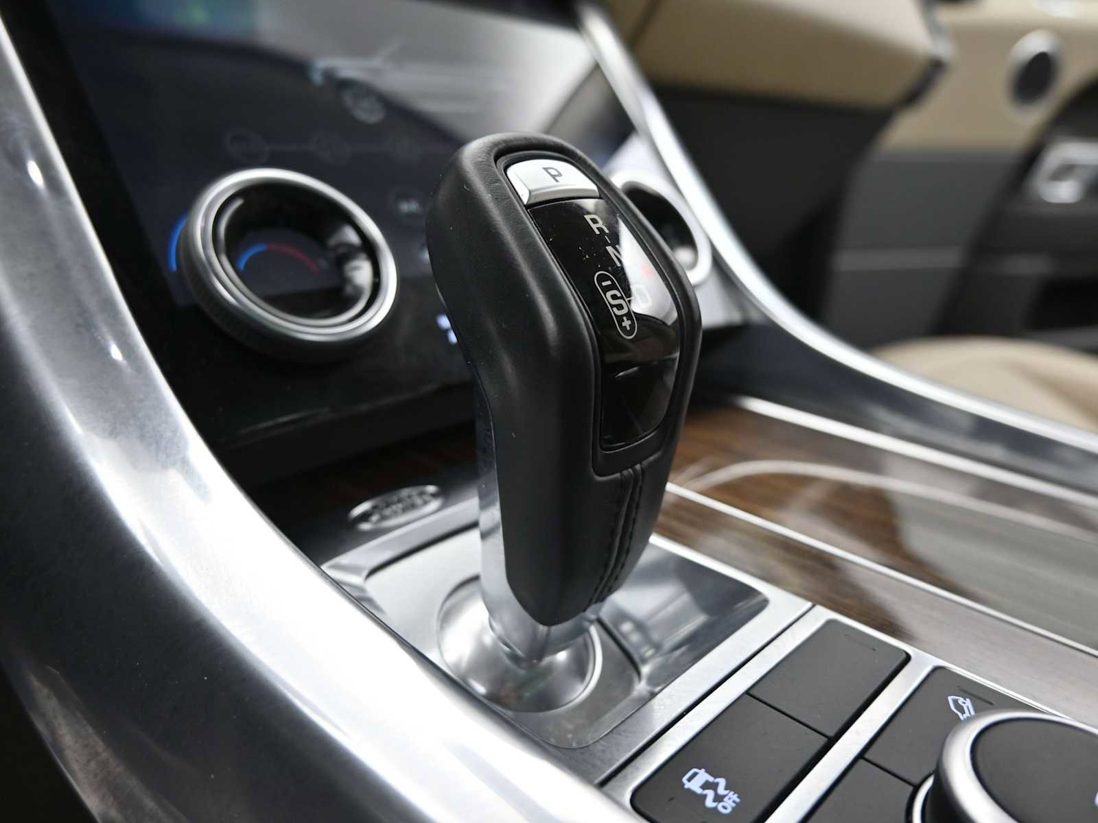 Used 2018 Land Rover Range Rover Sport HSE image 18