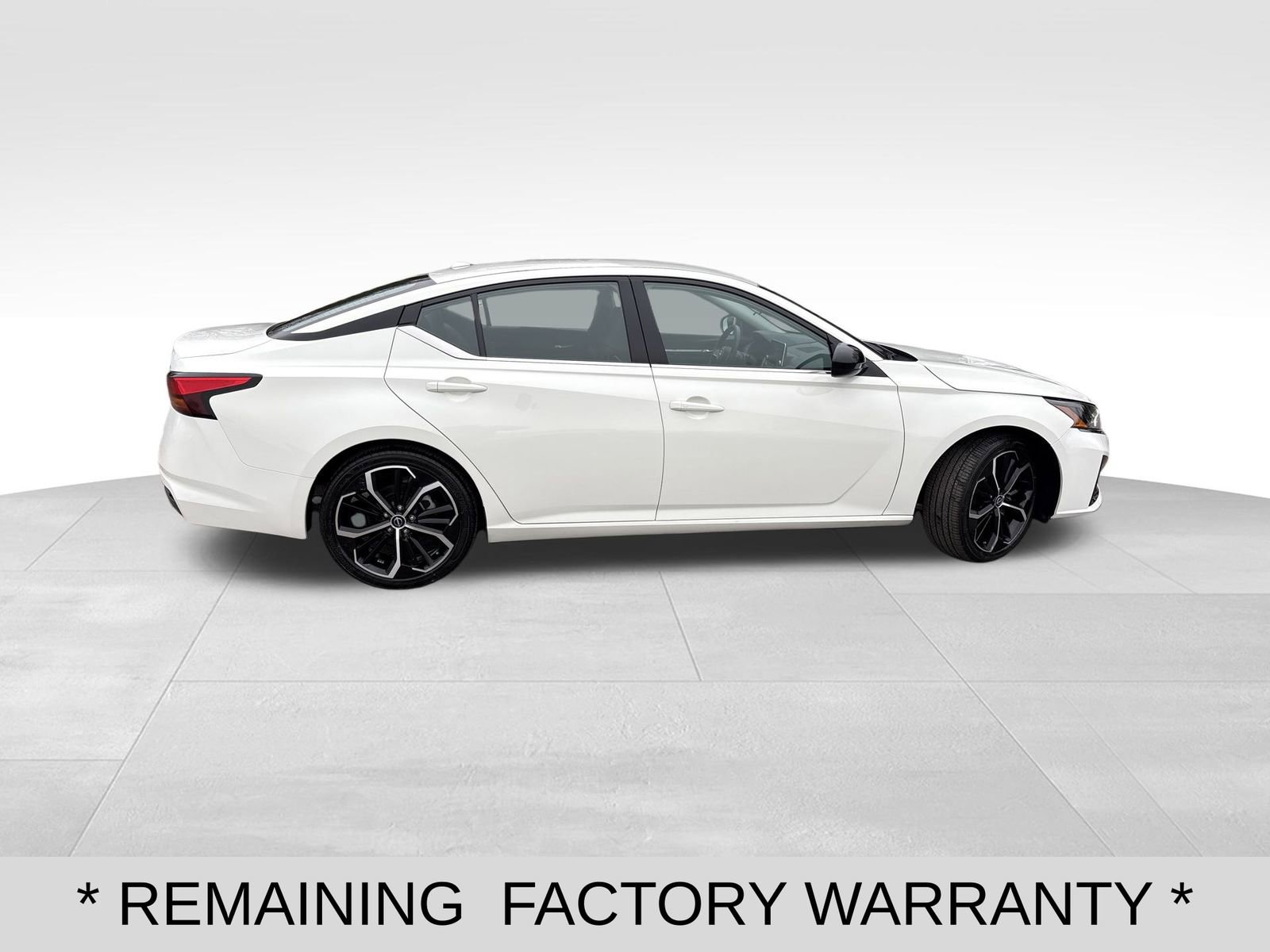 Used 2025 Nissan Altima 2.5 SR image 6