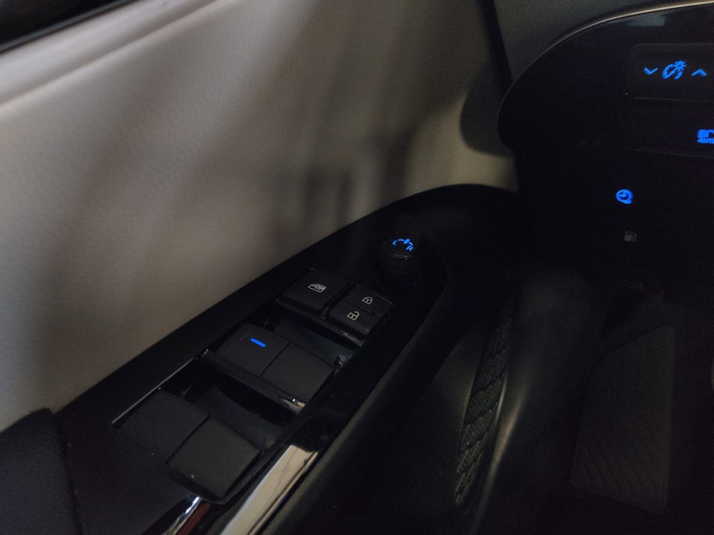 Used 2021 Toyota Prius Prime LE FWD image 27