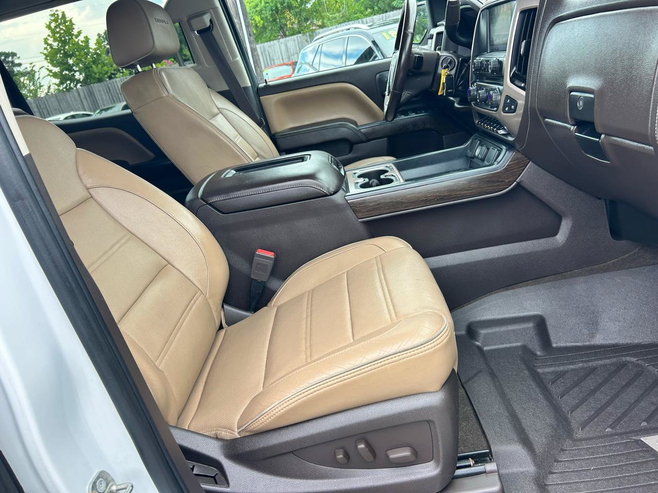 Used 2017 GMC Sierra 1500 Denali w/ Denali Ultimate Package AWD/4WD image 9