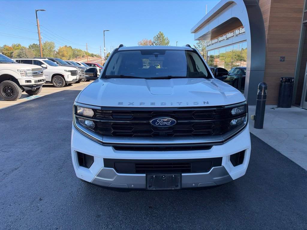 Used 2025 Ford Expedition Max Platinum AWD/4WD image 3