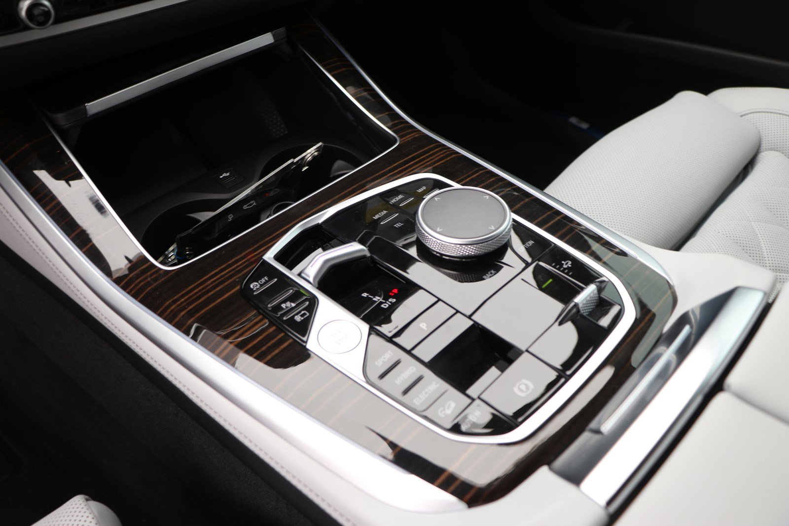 Certified 2025 BMW X5 xDrive50e w/ Parking Assistance Package image 24