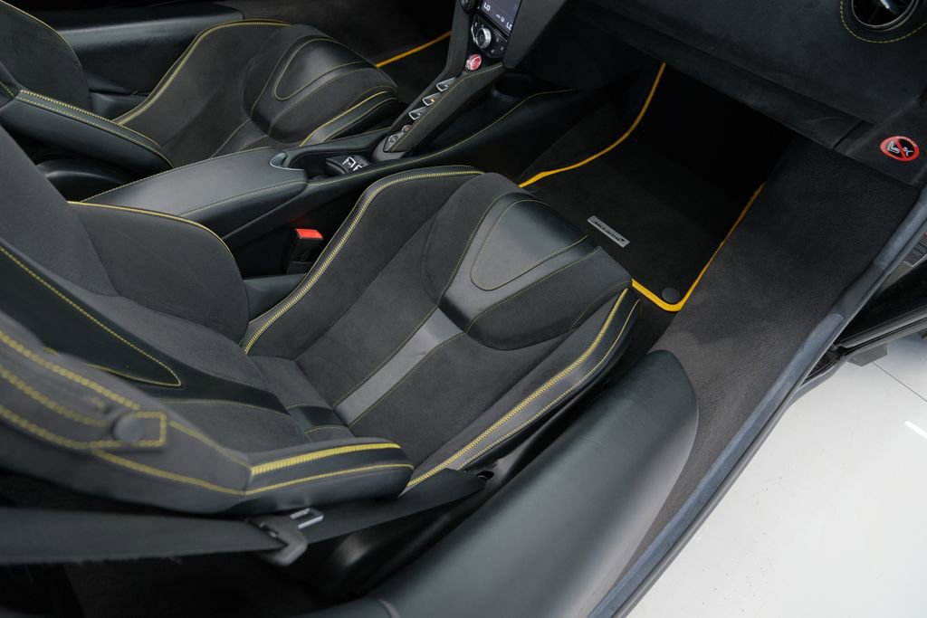 Used 2020 McLaren 720S Spider RWD image 30