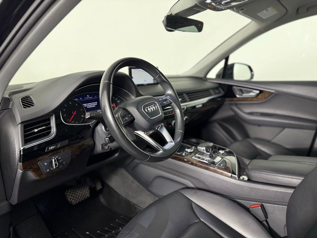 Used 2017 Audi Q7 3.0T Premium Plus AWD/4WD image 4