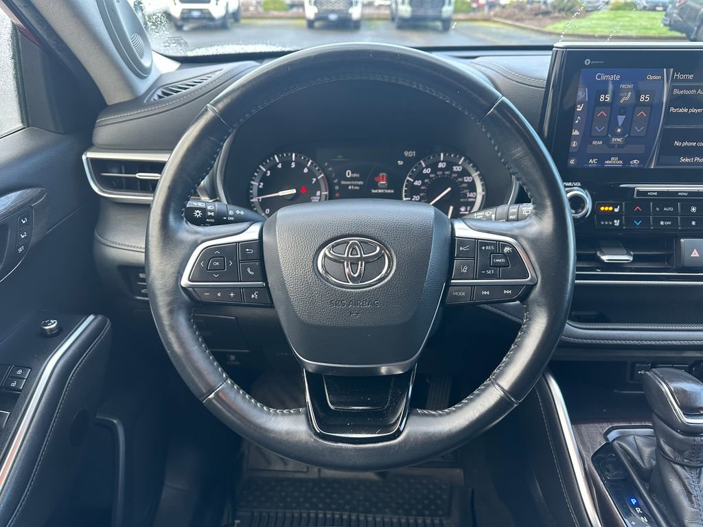 Used 2020 Toyota Highlander Platinum AWD/4WD image 20