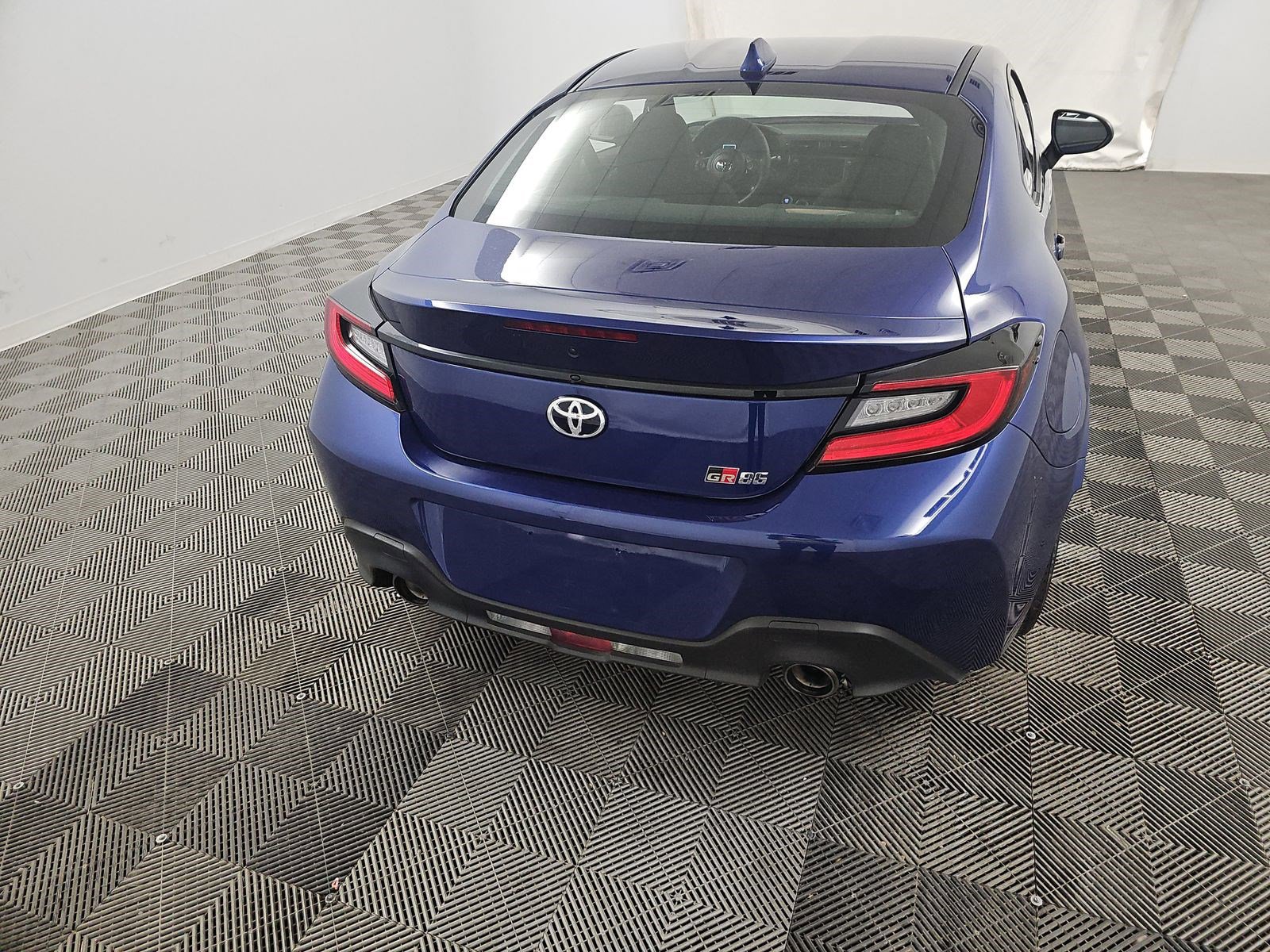 Used 2024 Toyota GR86 RWD image 11