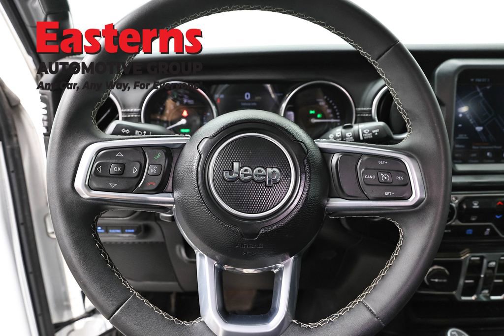 Used 2023 Jeep Wrangler Unlimited Sahara AWD/4WD image 10