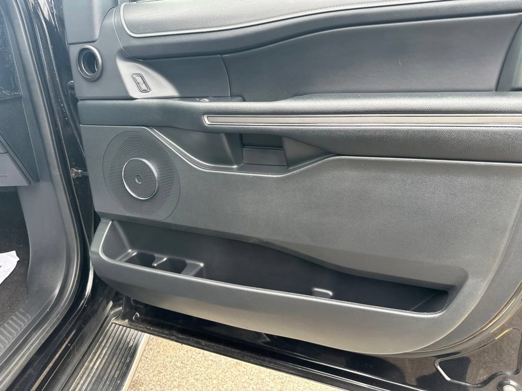 Used 2023 Ford Expedition XLT AWD/4WD image 45