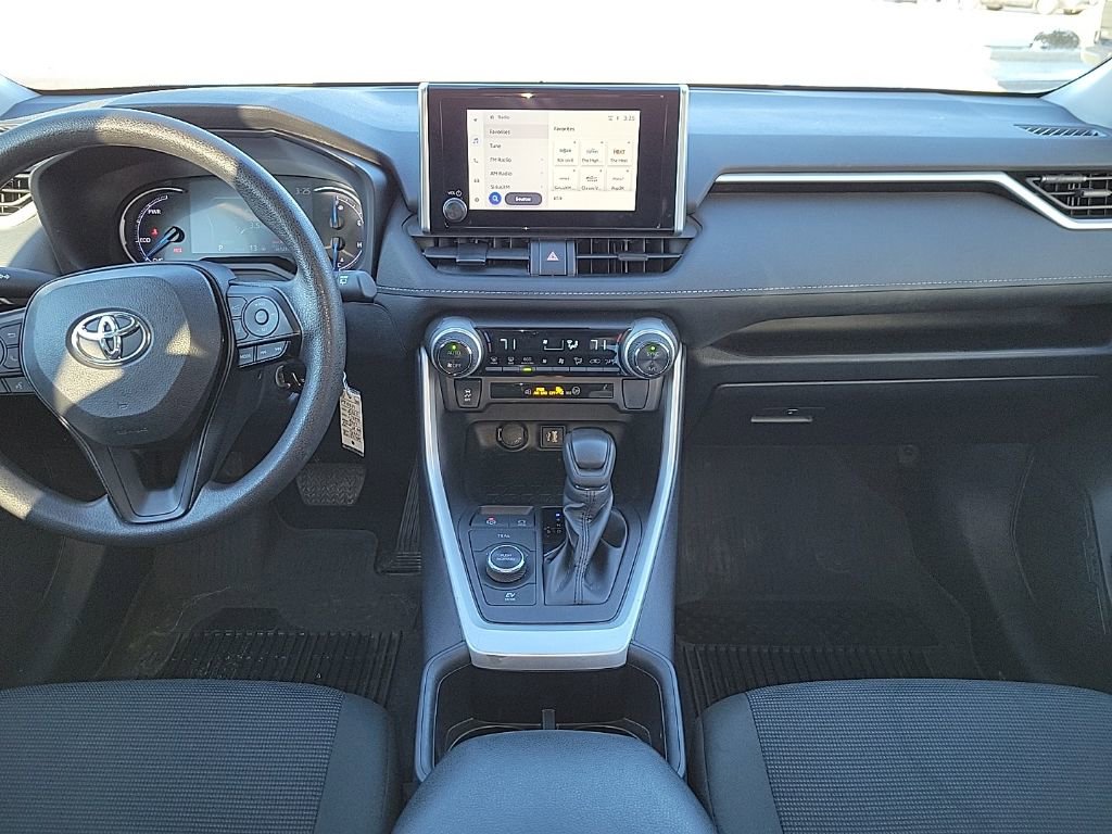 Used 2024 Toyota RAV4 LE AWD/4WD image 11