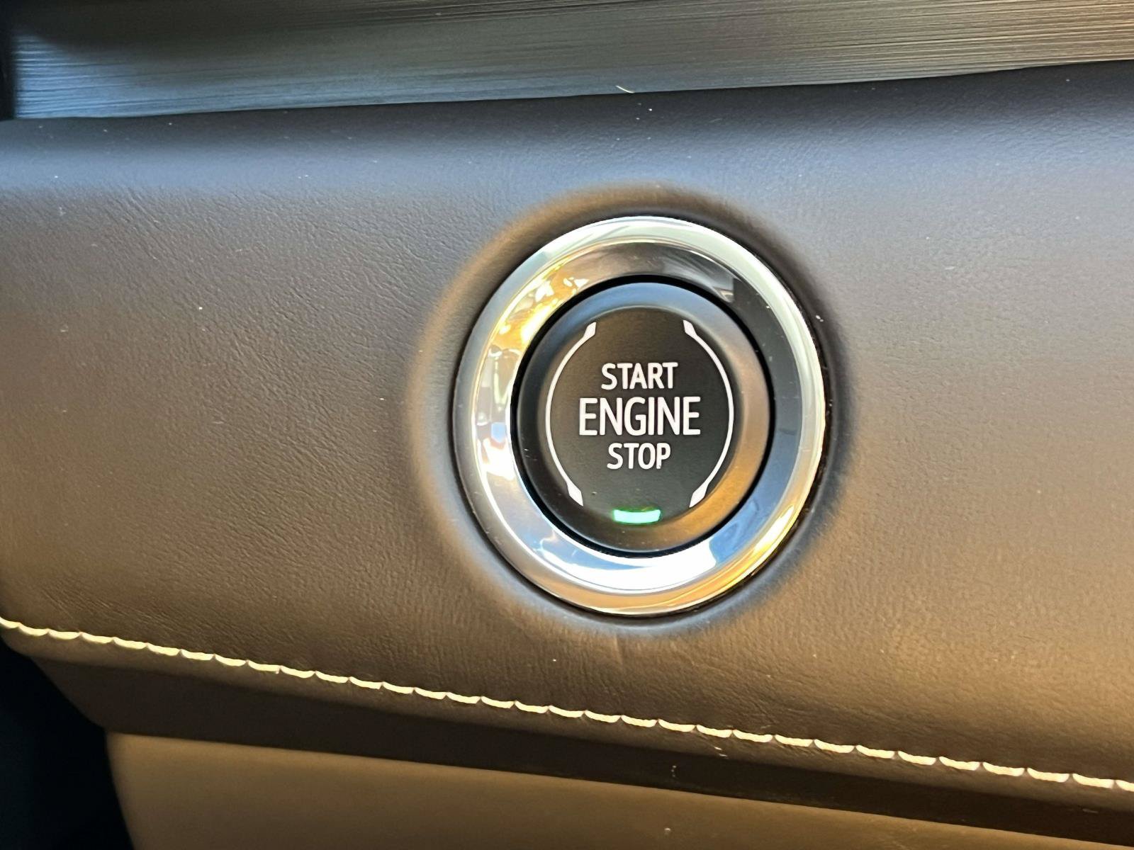 Used 2023 Cadillac Escalade ESV Sport Platinum w/ LPO, ONYX Package AWD/4WD image 26
