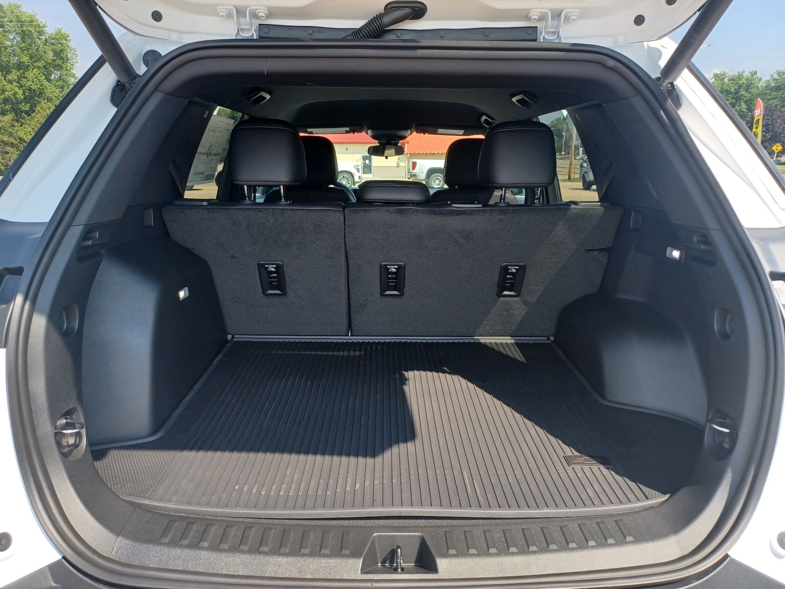New 2027 Chevrolet Equinox LT w/ Convenience Package II AWD/4WD image 14