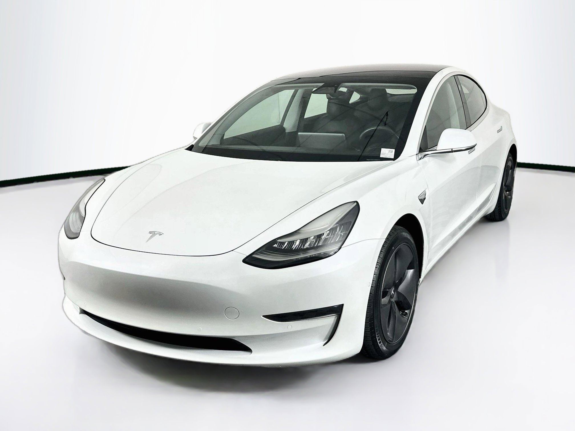 Used 2018 Tesla Model 3 Mid Range RWD image 3