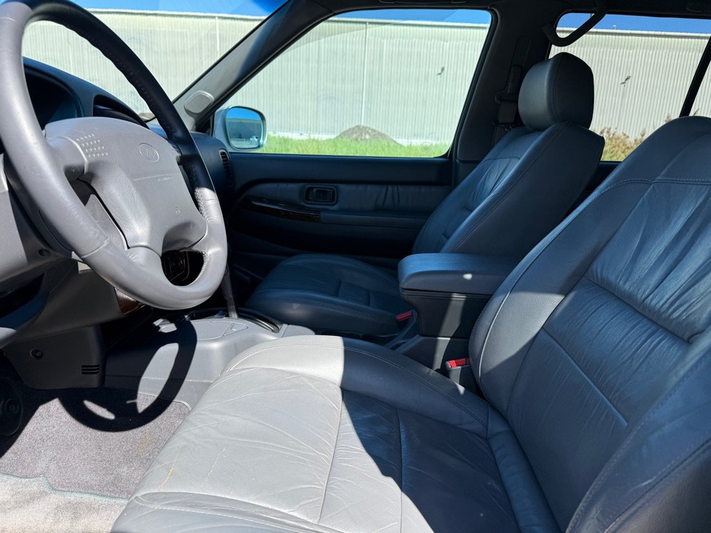 Used 2000 INFINITI QX4 4WD image 8