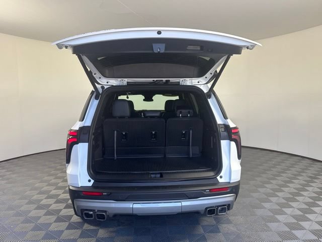Used 2025 Chevrolet Traverse LT w/ Sun and Wheel Package AWD/4WD image 28