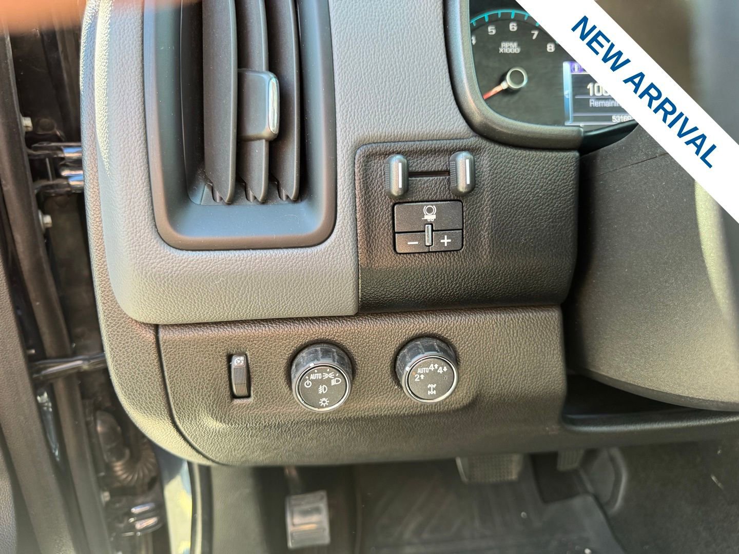 Used 2018 Chevrolet Colorado Z71 w/ Centennial Edition image 19