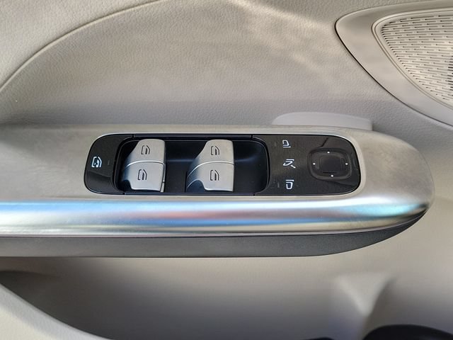 Used 2023 Mercedes-Benz C 300 Sedan image 17