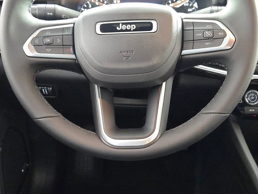 New 2026 Jeep Compass Latitude w/ Sun and Sound Group image 11
